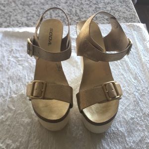 Soda Metallic Gold and White Wedge